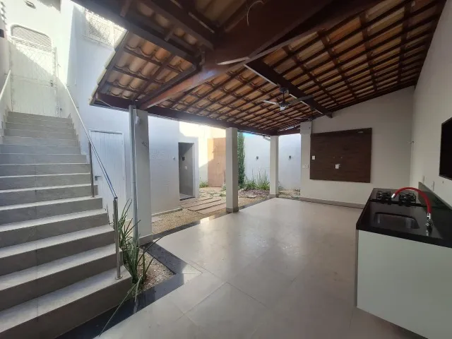 Casa Térrea de 3/4 com suíte de 120 m², 1 vaga coberta, 233 m² de terreno por 390.000