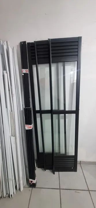 Porta de Alumínio com Vidro - 3 Folhas - Foto 3