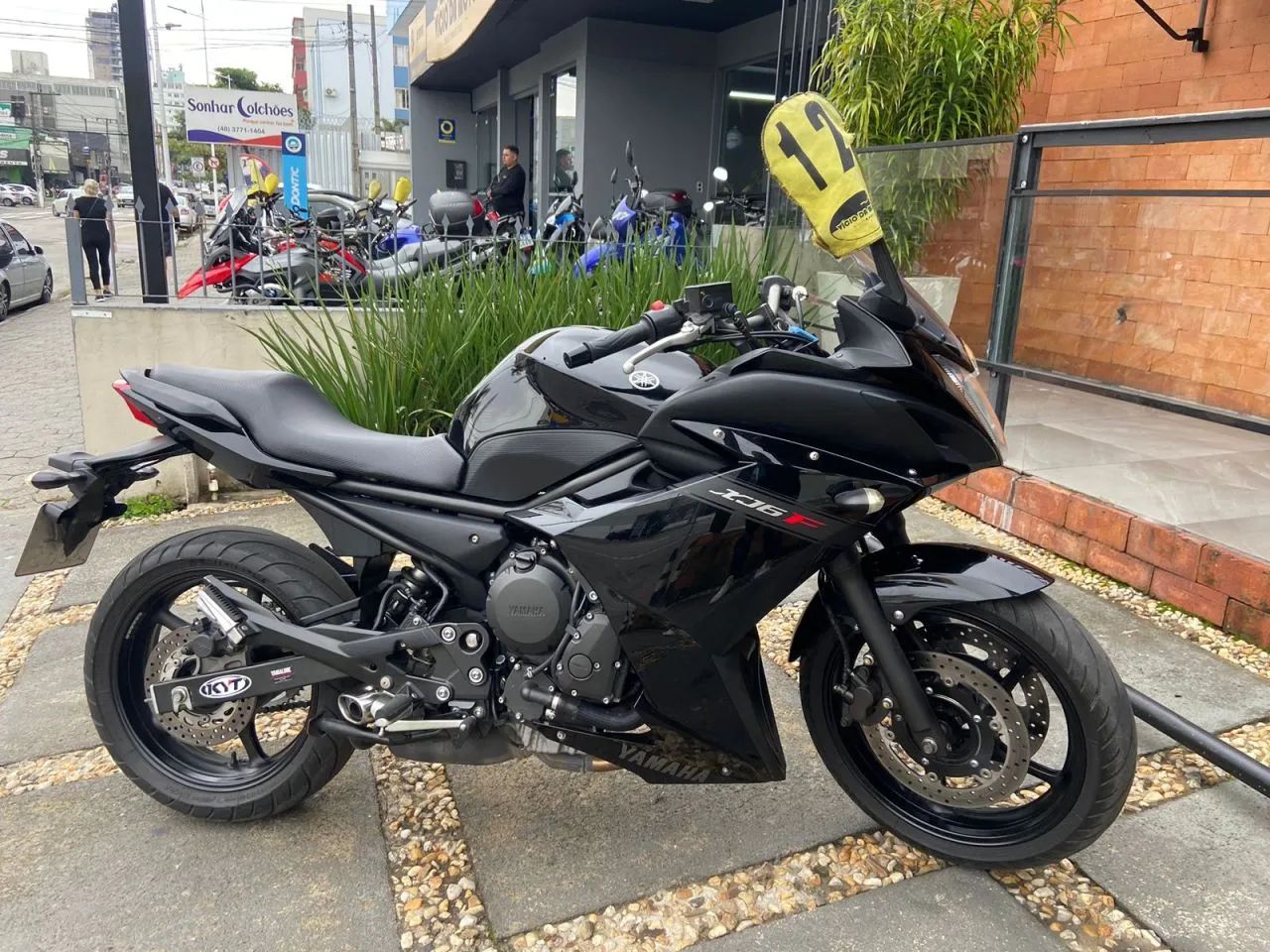 Motos YAMAHA XJ6 no Brasil