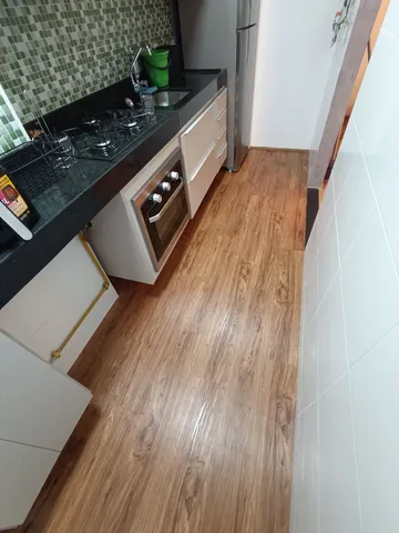 Instalador de piso vinílico