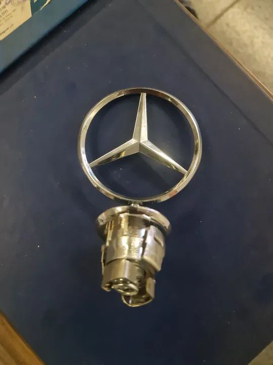 Emblema da Mercedes-Benz