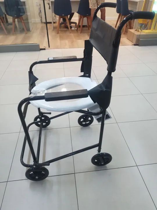 Cadeira de banho. - Foto 4