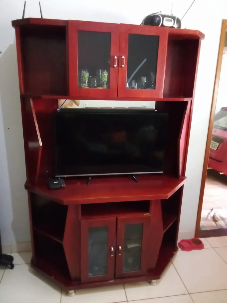 Rack de TV em Madeira Vermelha