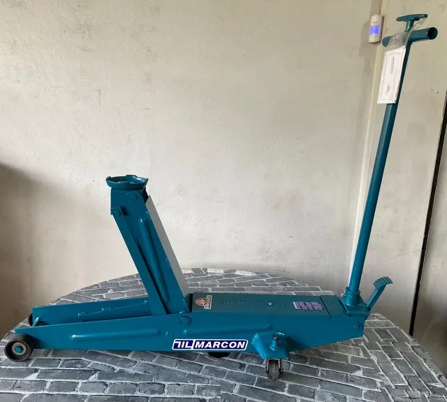 Segurança e Alcance Maior! Macaco 2 Ton Marcon - Modelo Longo com Roda Reforçada