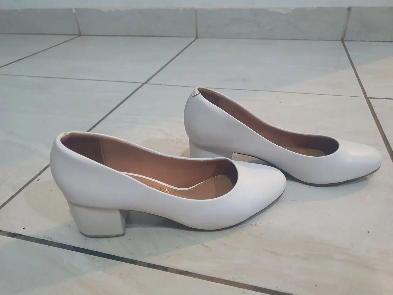 Sapatos brancos femininos n°39 - Foto 3
