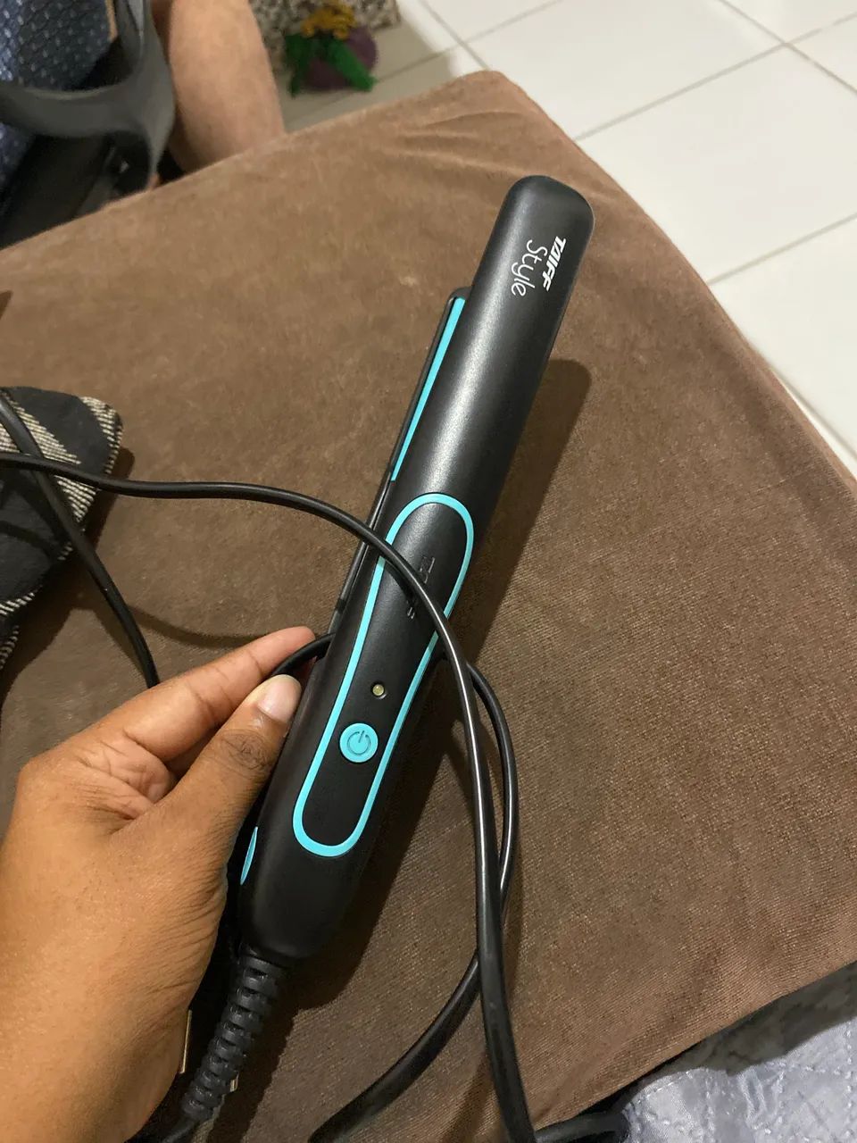 Taiff Style flat iron practically new with no signs of use64304971574274123