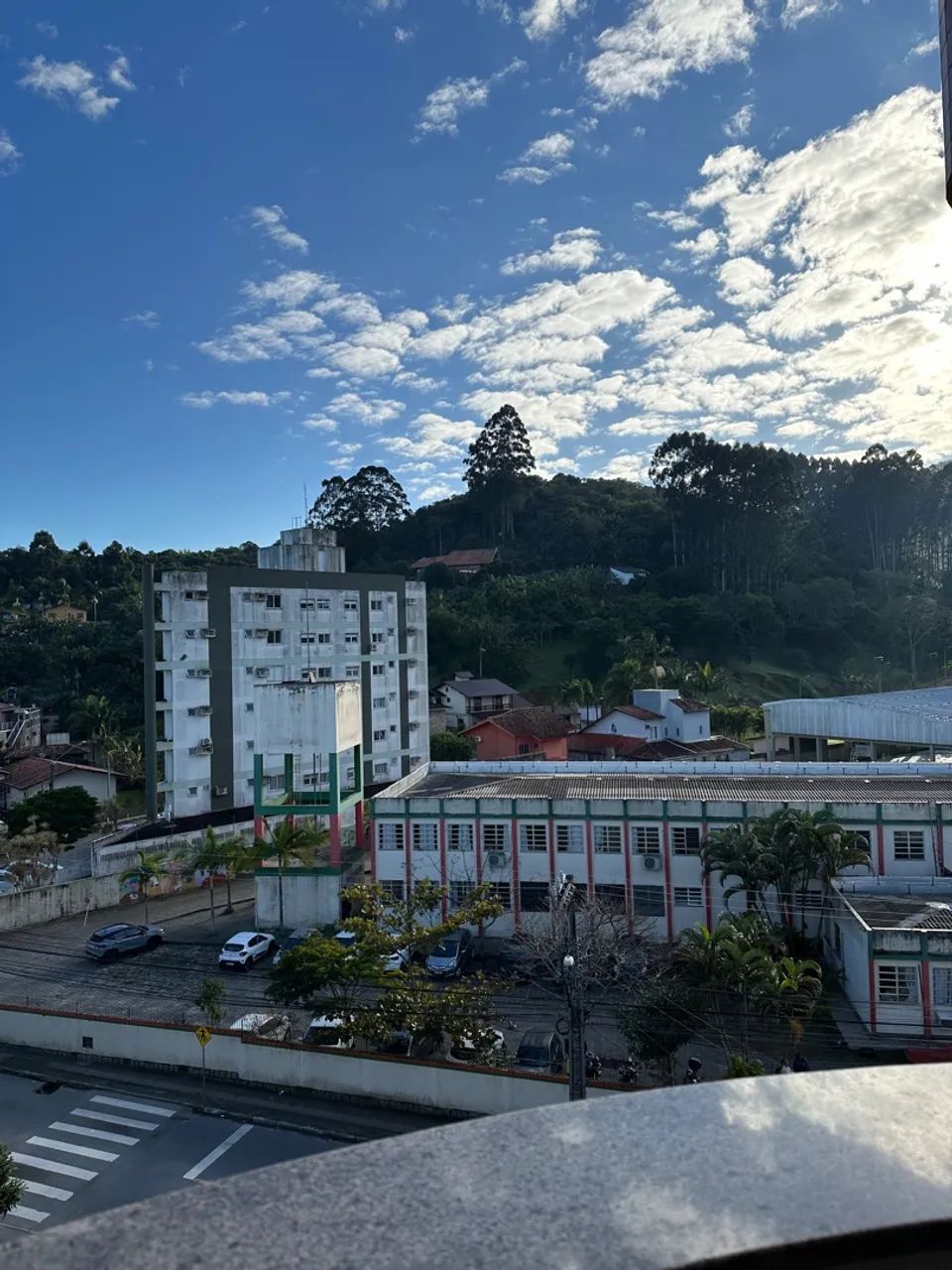 Vendo apartamento 3 quartos | Último andar | Face norte | Mobiliado - Itacorubi - Foto 2