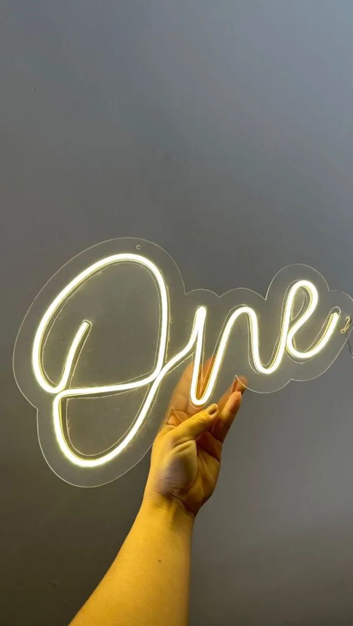 Neon LED Letreiro One 