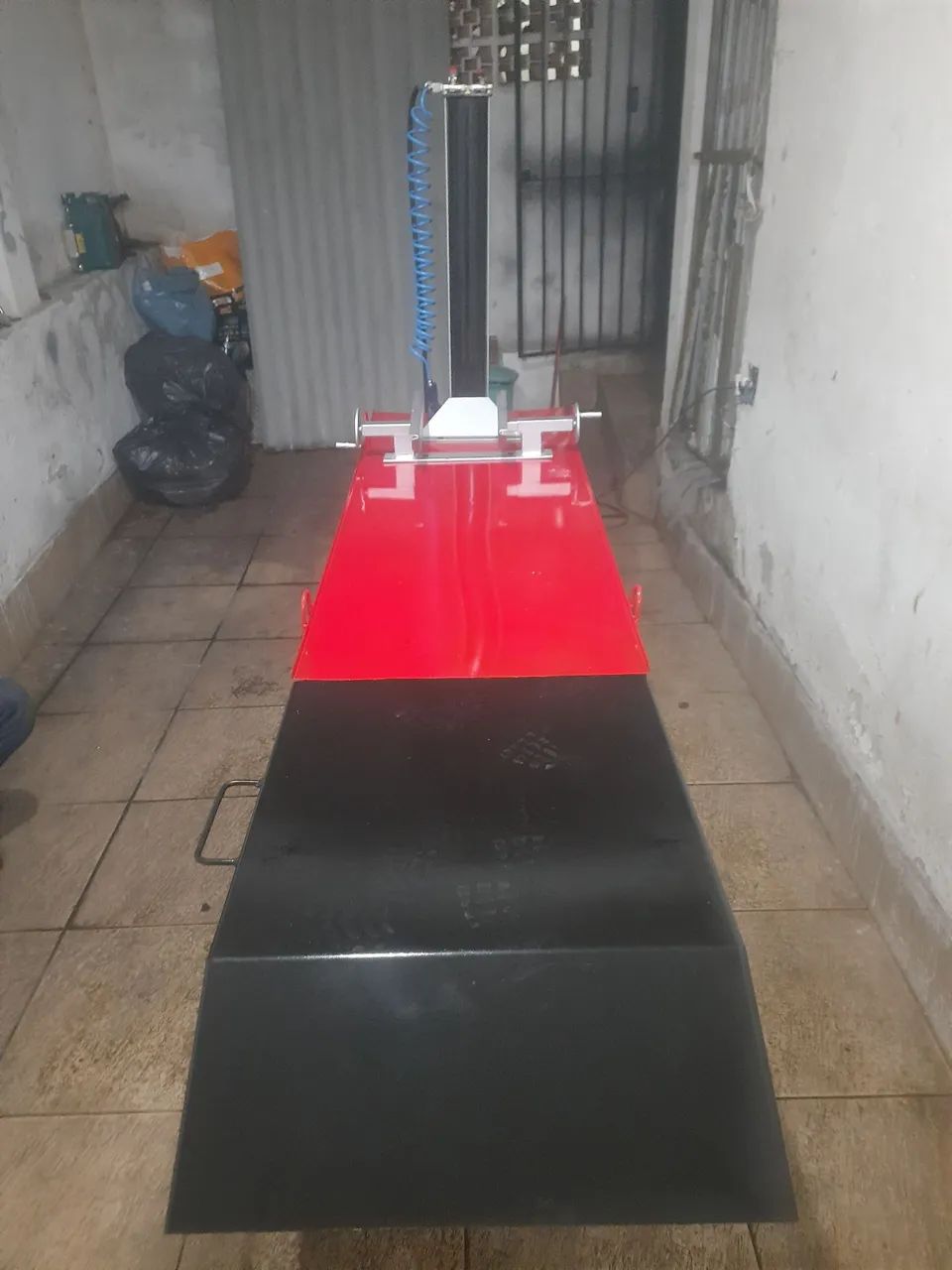 Manutenção em elevadores pneumáticos para motos - Foto 2