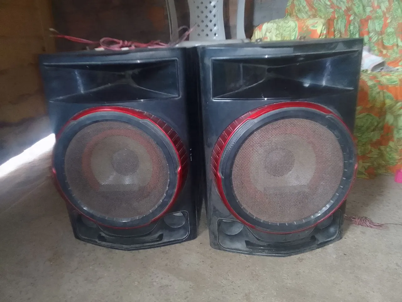2 caixas de som