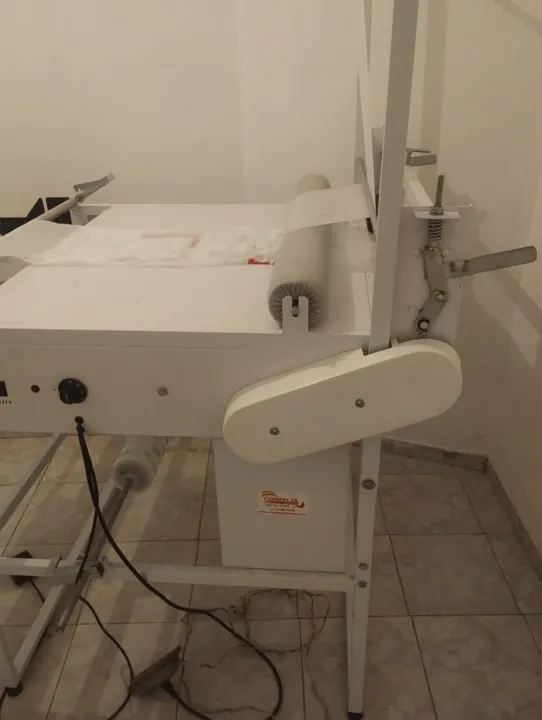 Máquina de Fabricar Fraldas 