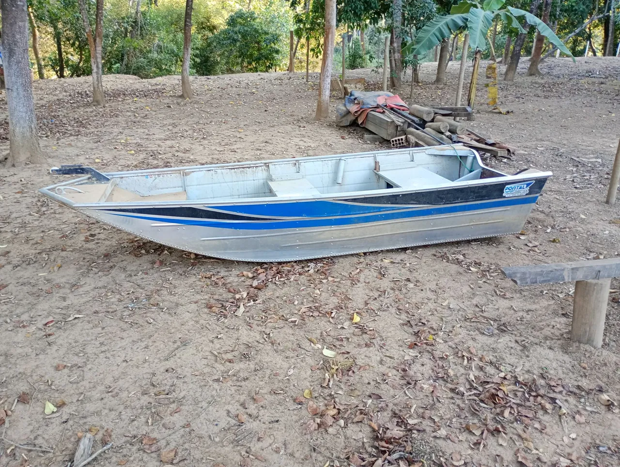Barco de Alumínio para Pesca ou Lazer