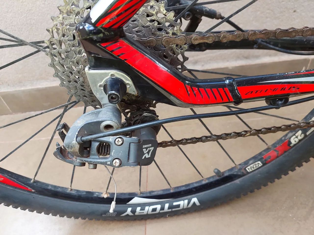 Bicicleta MTB 29' - Foto 3