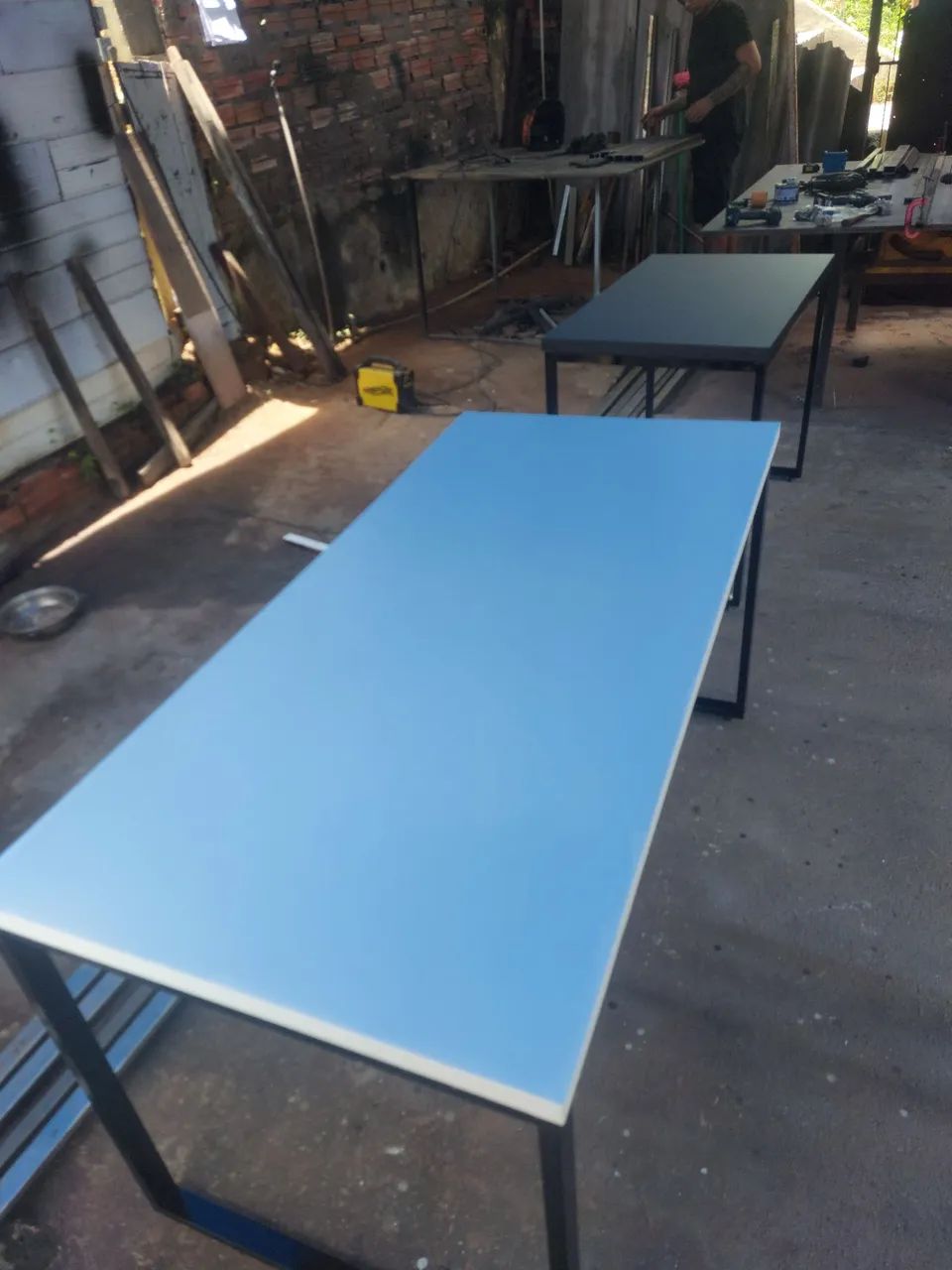 Mesa de Escritório Moderna em Aço e Madeira