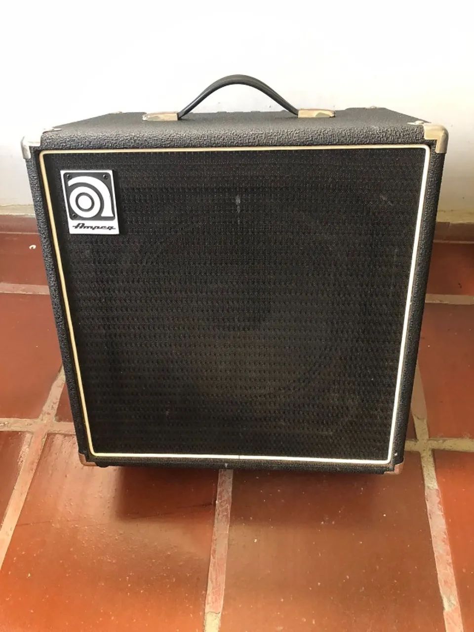 Amplificador AMPEG BA112