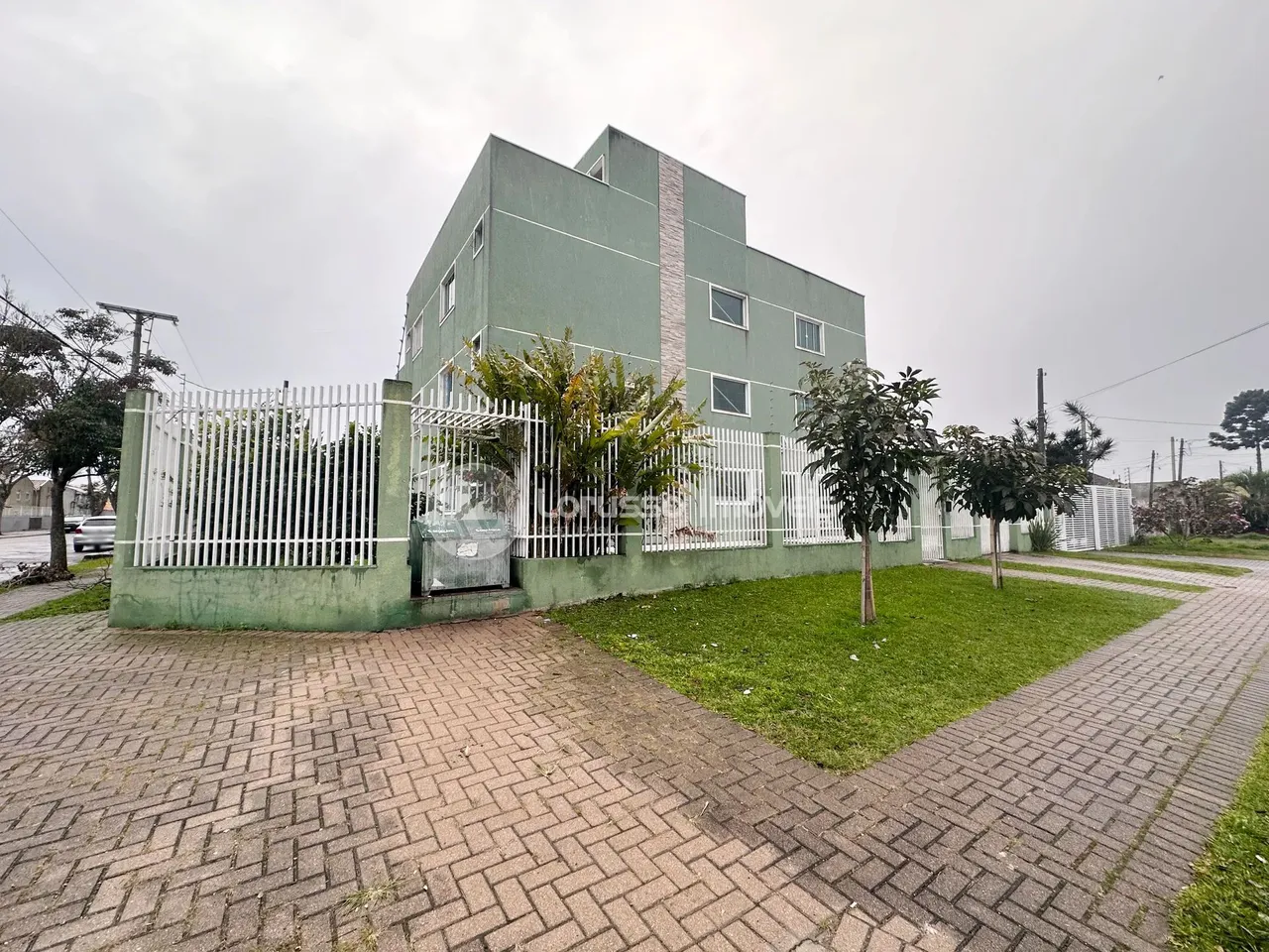 Imóvel para aluguel possui 30 metros quadrados com 1 quarto em Capão da Imbuia - Curitiba