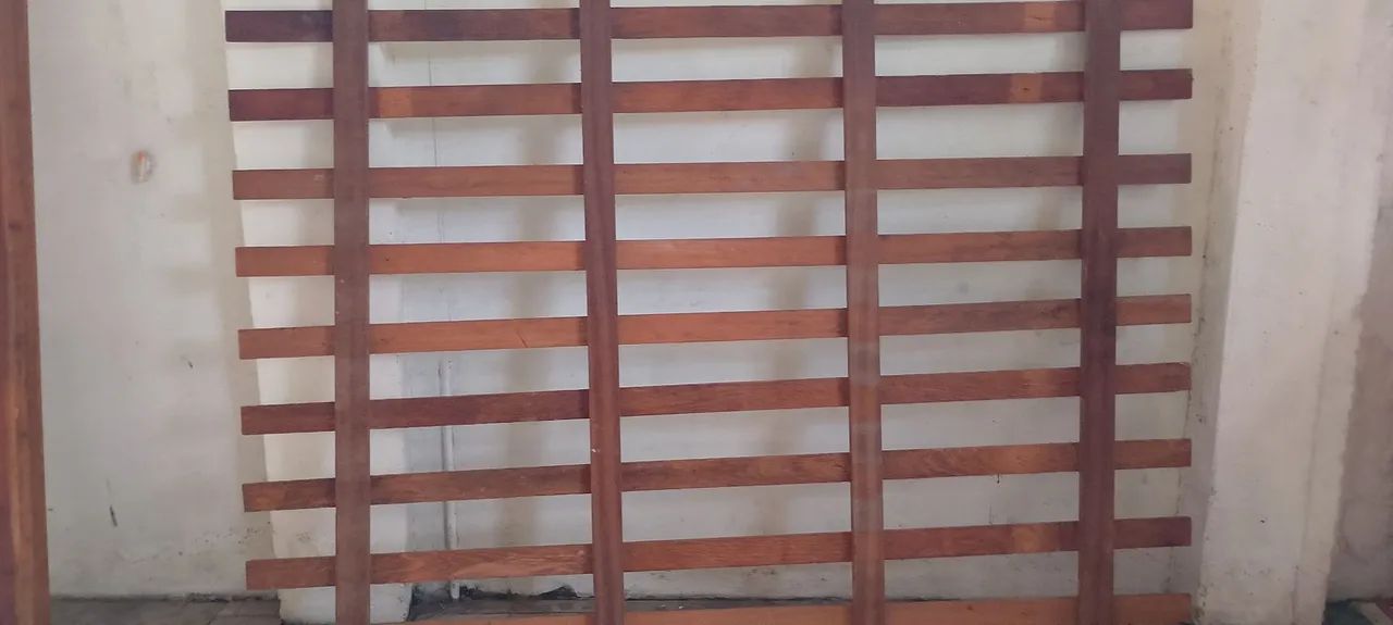 Cabeceira de Cama em Madeira Maciça - Foto 2