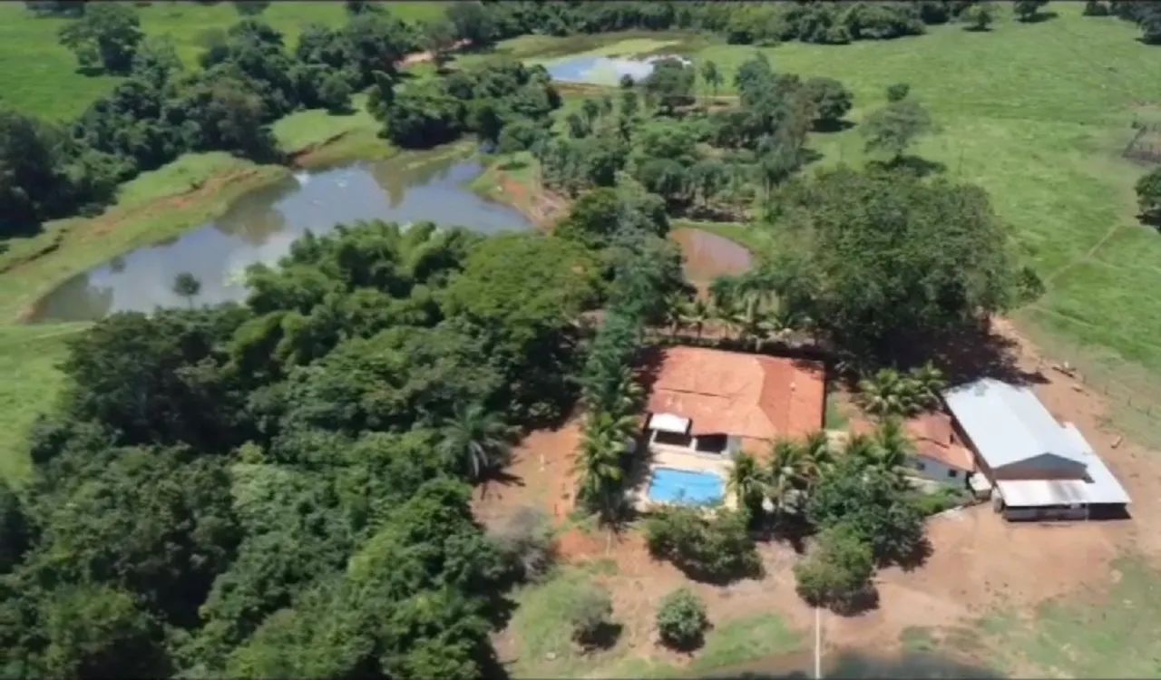 Sítio 7.9 alqueires com rio em trindade Goiás 