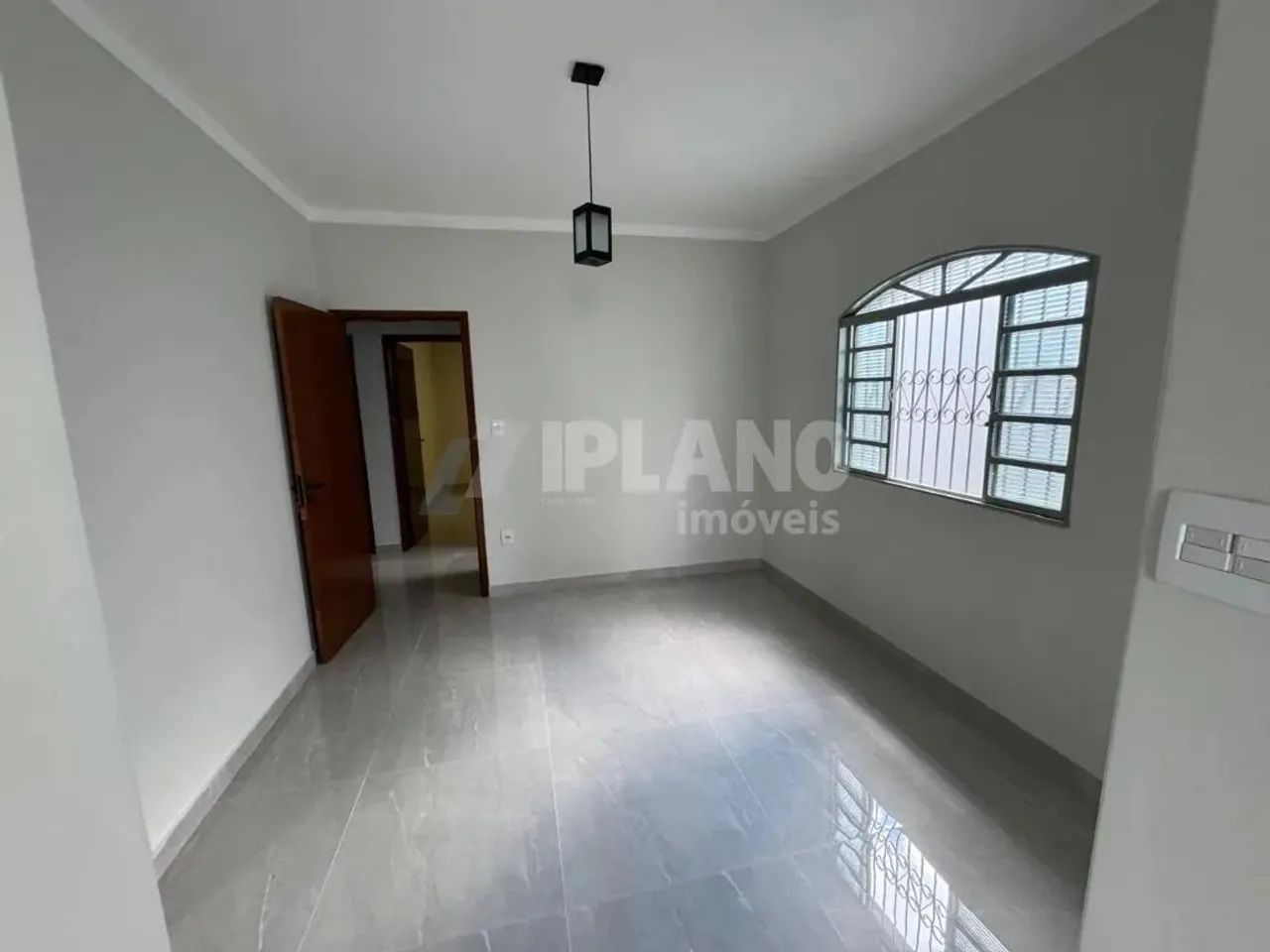 Venda de Casas / Padrão na cidade de Araraquara - Foto 4