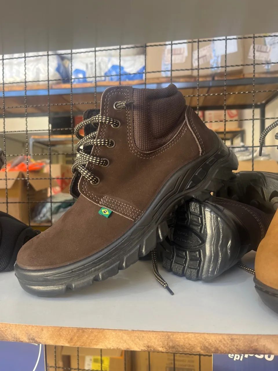 BOTA BOTINA NOBUCK CAFÉ