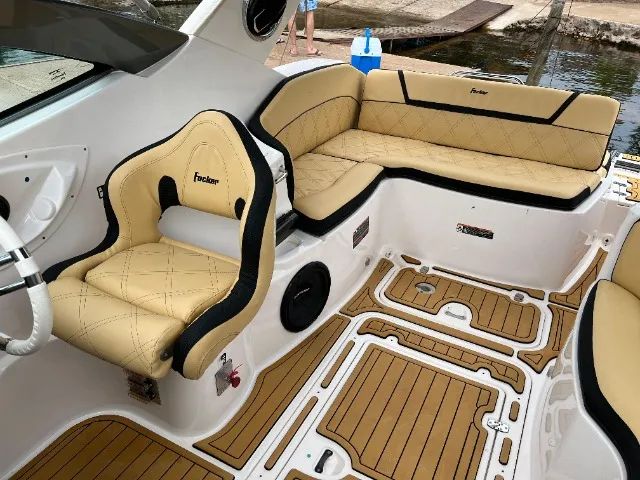 Lancha Focker 265 Cabinada com motor Mercruiser 300 HP - Foto 5