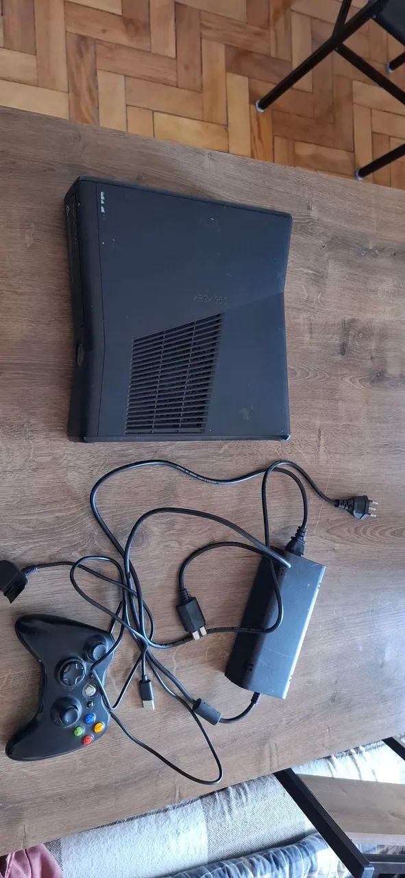 XBOX 360 COM DEFEITO + 1 CONTROLE