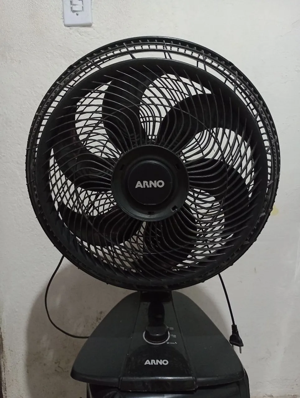 Ventilador Arno Preto - Conforto e Qualidade