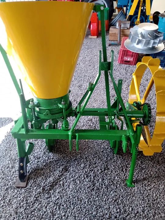 Adubadeira para trator agrale