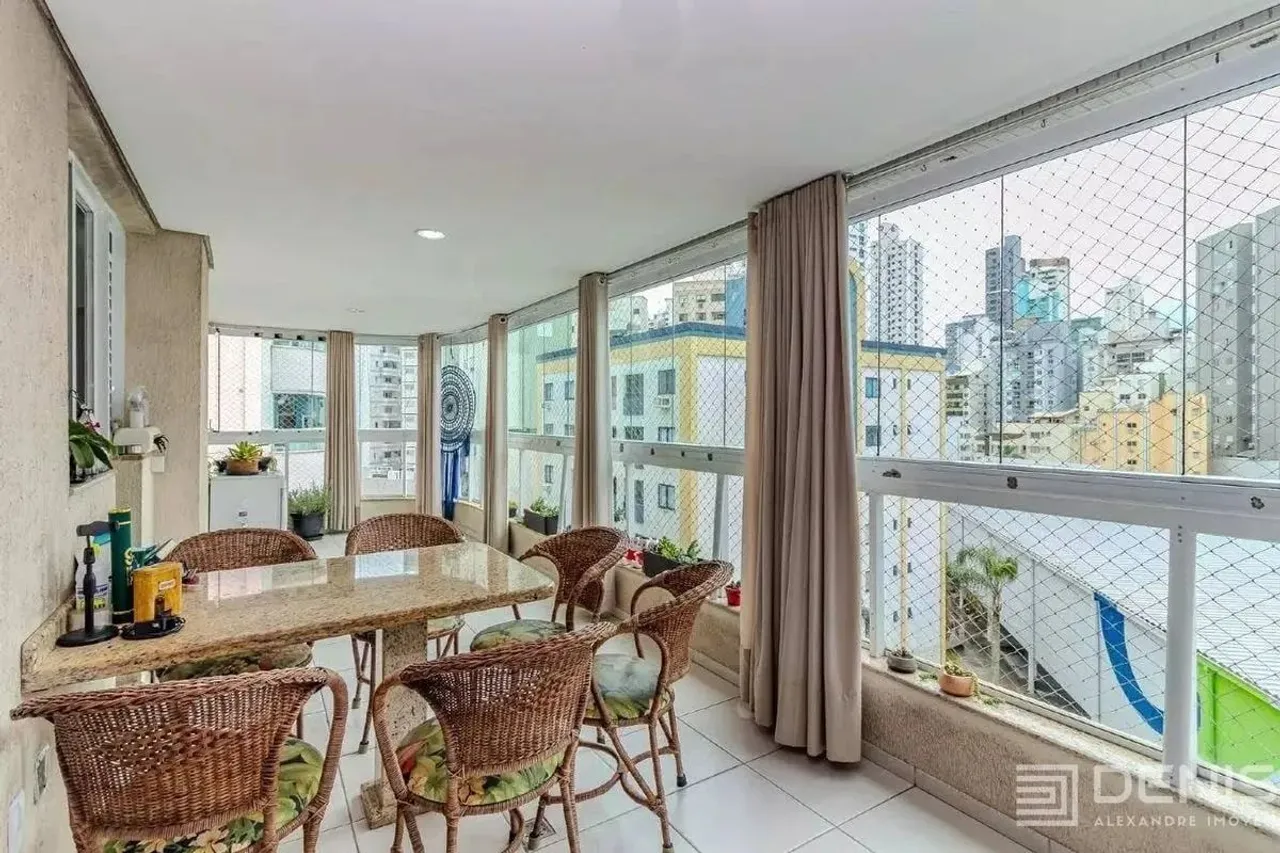 Apto - Mobiliado - 1 Suíte + 2 Demi-Suítes - 108 m² - Balneário Camboríu/SC