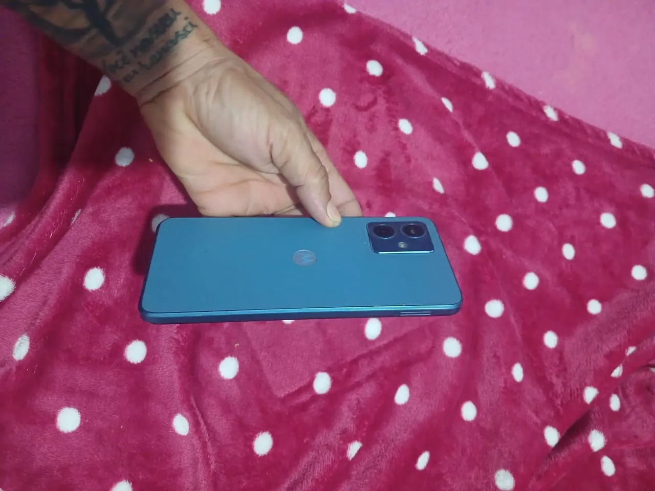 Vende-se este celular em perfeito estado tudo funcionando com nota fiscal.