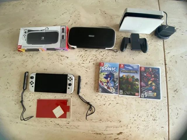 Nintendo Switch OLED Branco com 3 Jogos + Estojo + acessórios - Impecável!
