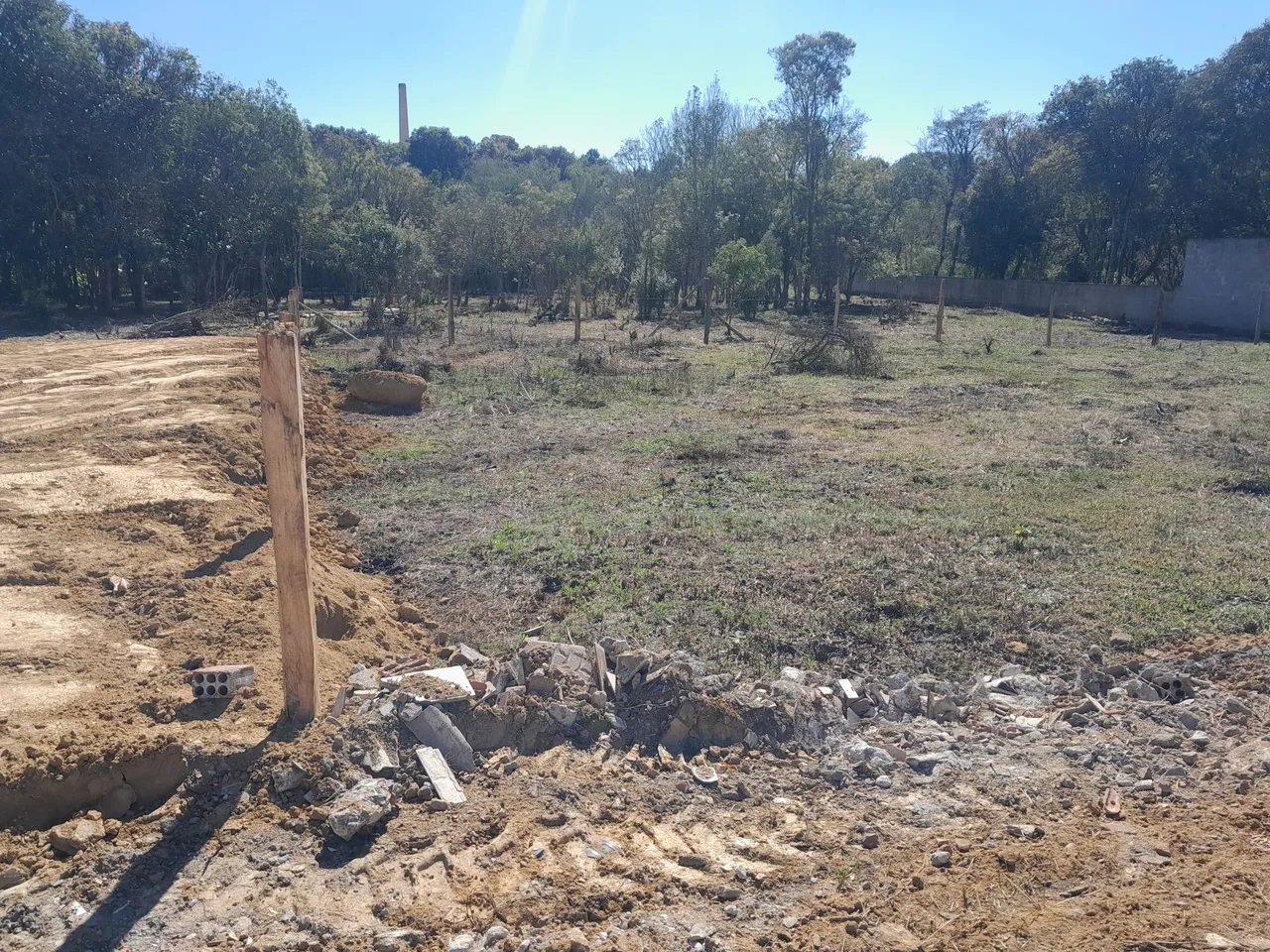 Terreno medindo 9×20 Bairro Umbará 