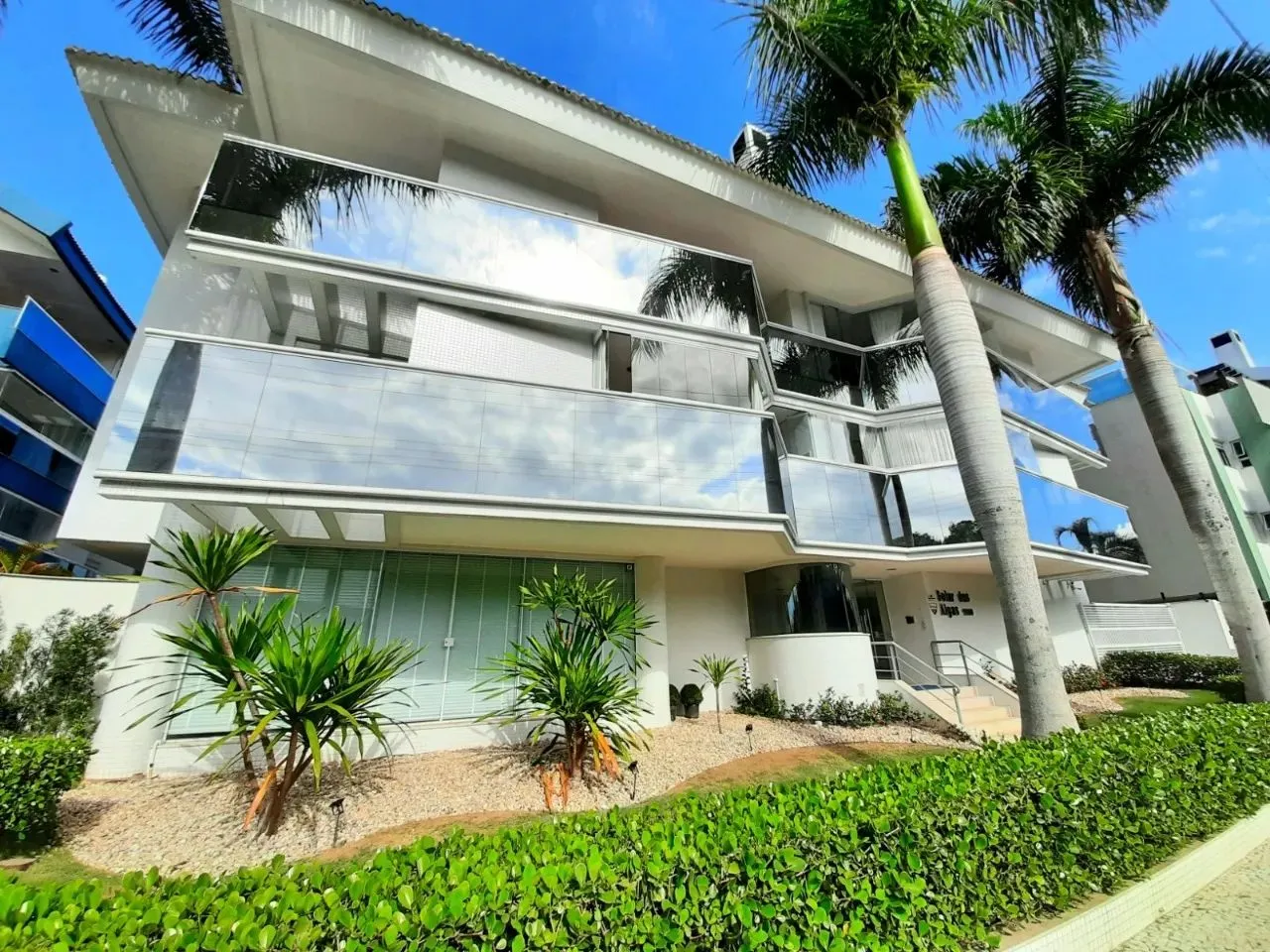 Maravilhoso apartamento em Jurerê Internacional 03 suítes 127 m² privativo condomínio com 