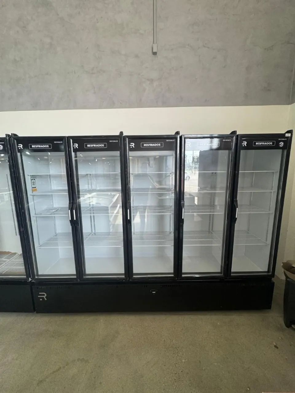 Auto serviço frios e laticinos 5 potrtas nova com garantia Refrimate
