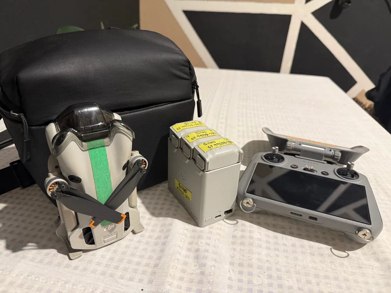 Vende-se Drone DJI Mini 4 Pro - Kit Completo (Fly More Combo)