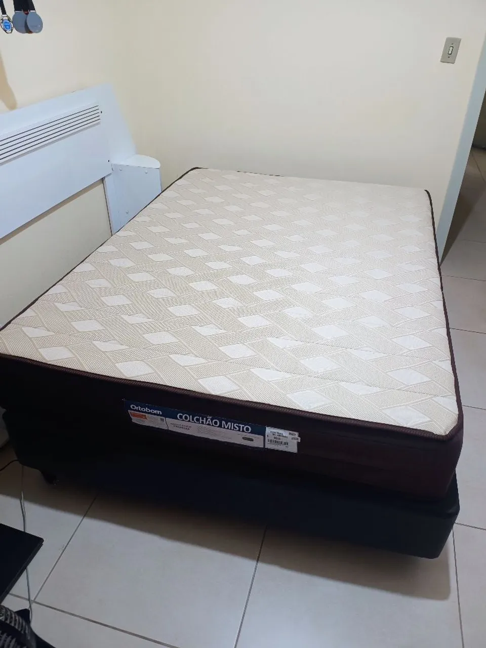 Em ótimo estado Colchão Ortobom Misto Casal com Box