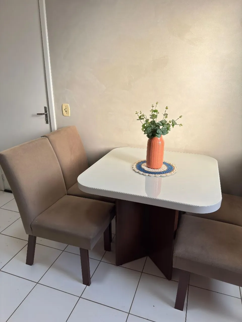 Vendo mesa de 4 cadeiras