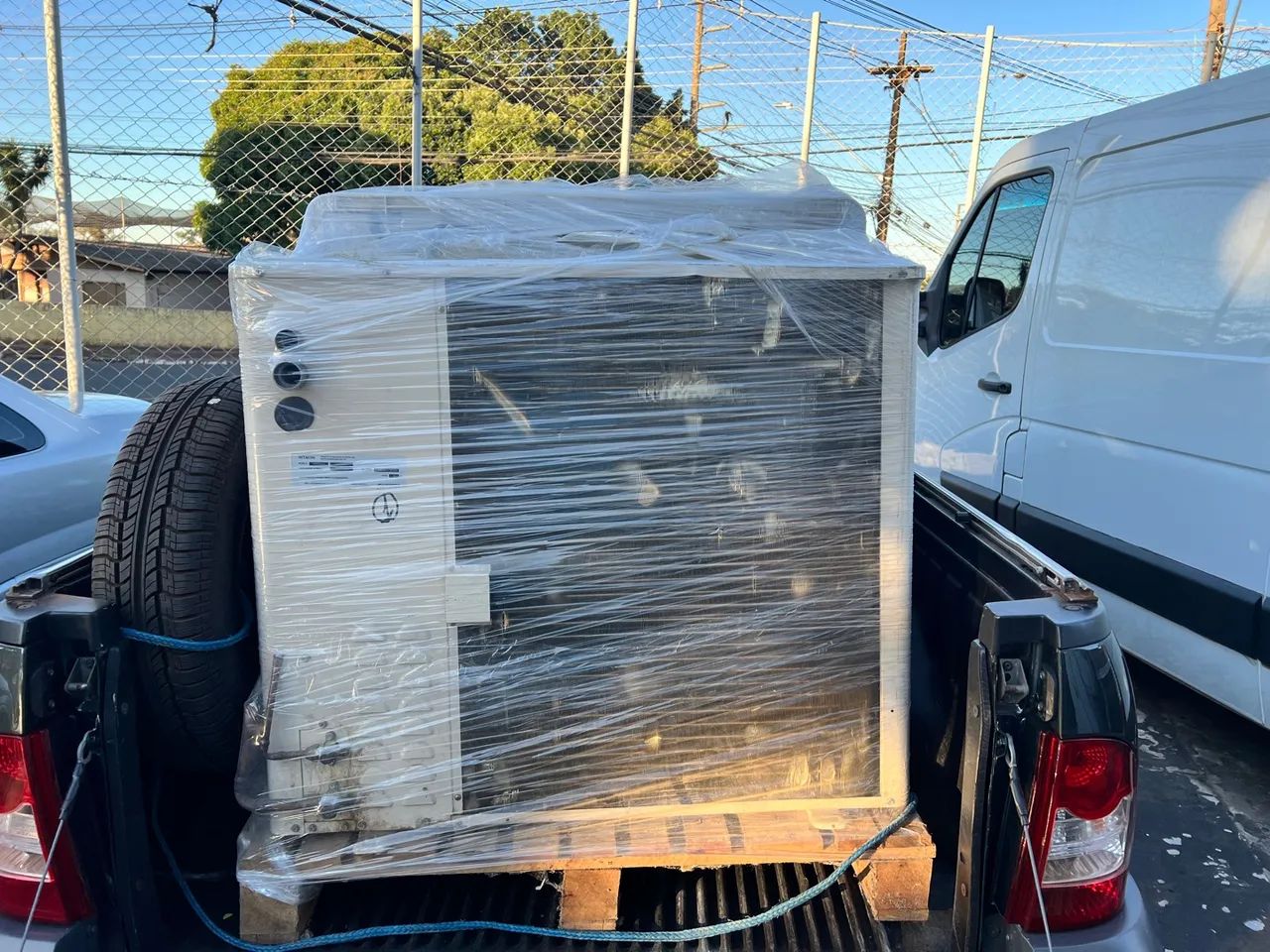 Vendo ou Troco Ar condicionado 32 Btu,s - Foto 2