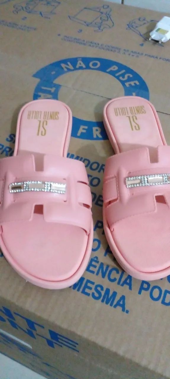 Sandália Santa Lolla Rosa com Detalhe em Strass