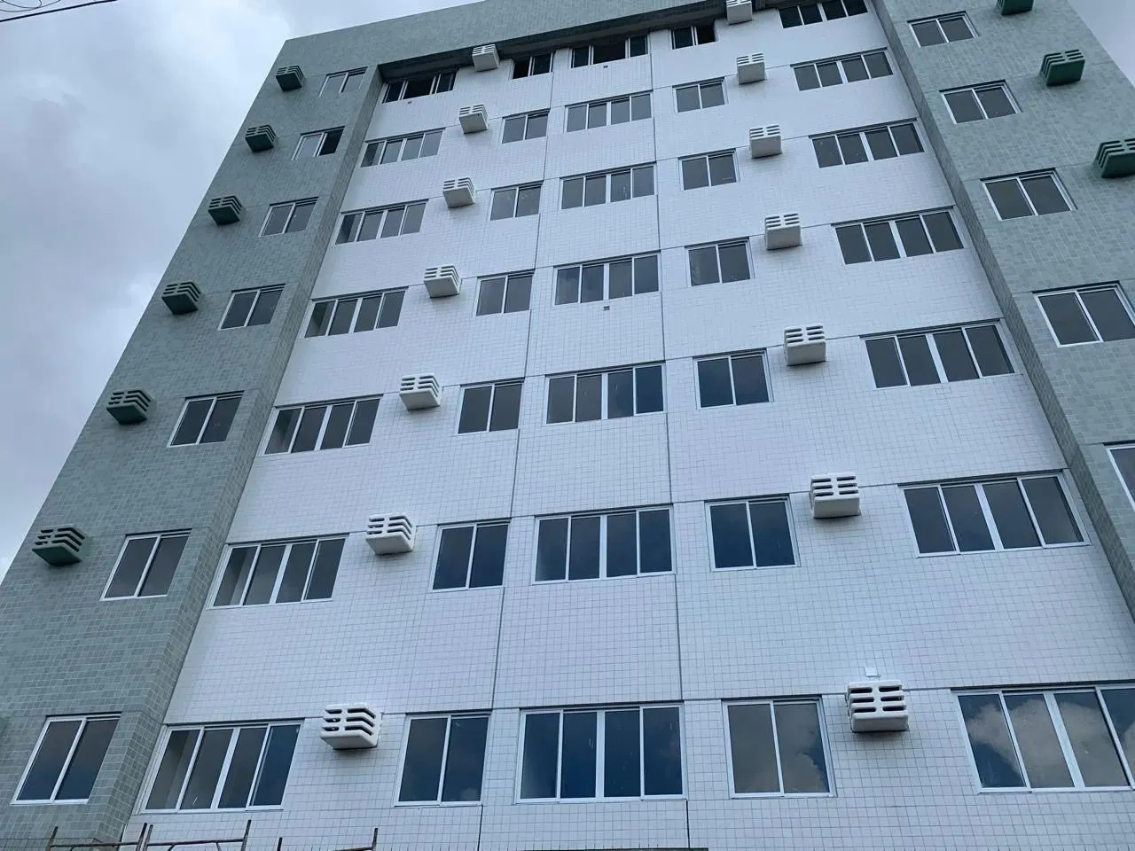 Imóvel para venda possui 45 metros quadrados com 2 quartos em Tamarineira - Recife - PE