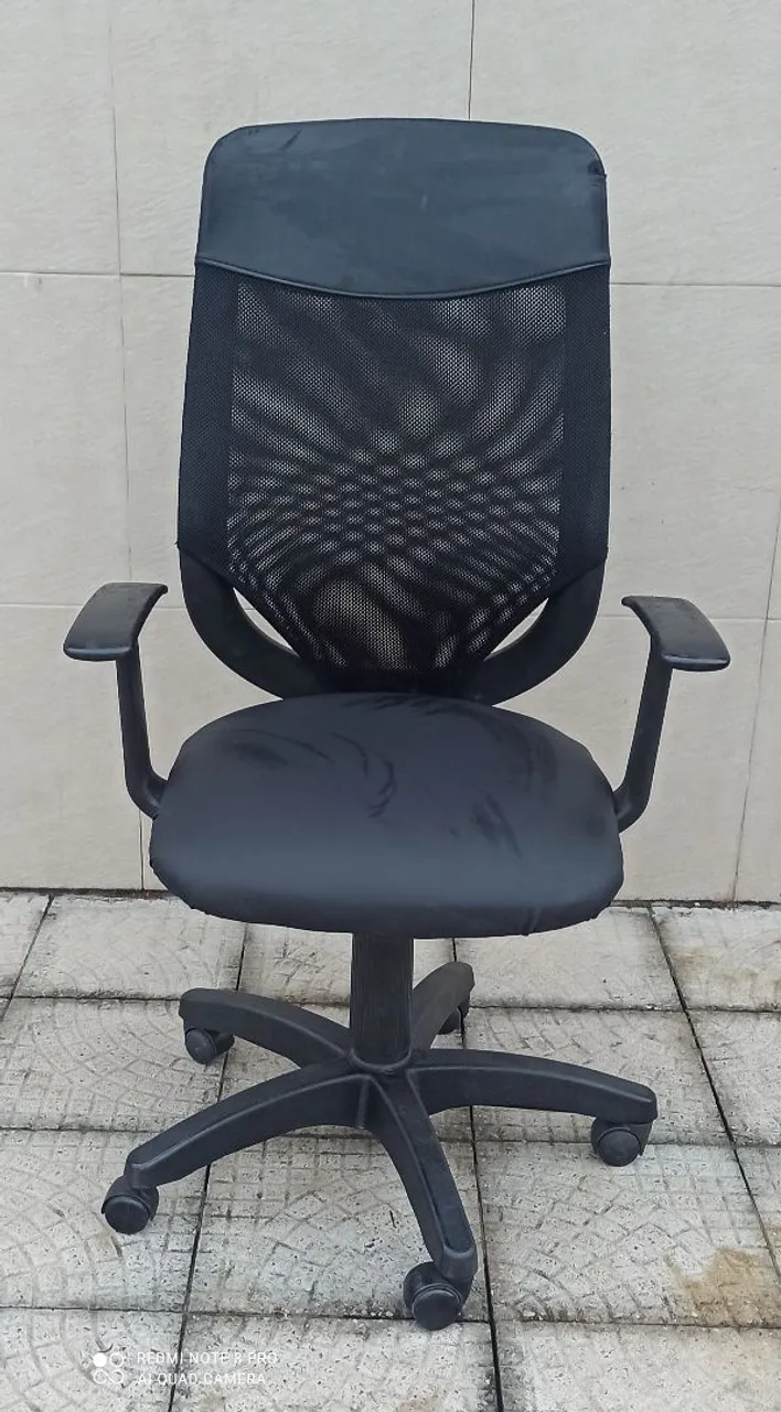 Cadeira de Escritório Ergonômica com Rodinhas