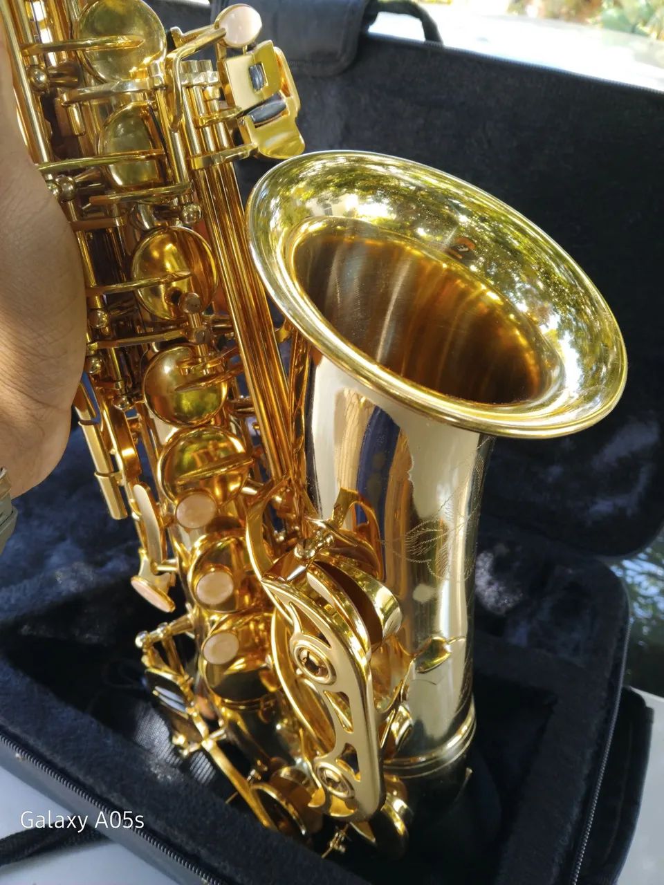 Vendo este lindo sax ALTO,!!!!
