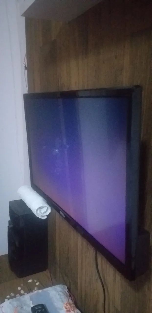 Vendo uma TV usada  tela plana 21 polegadas tela com defeito 