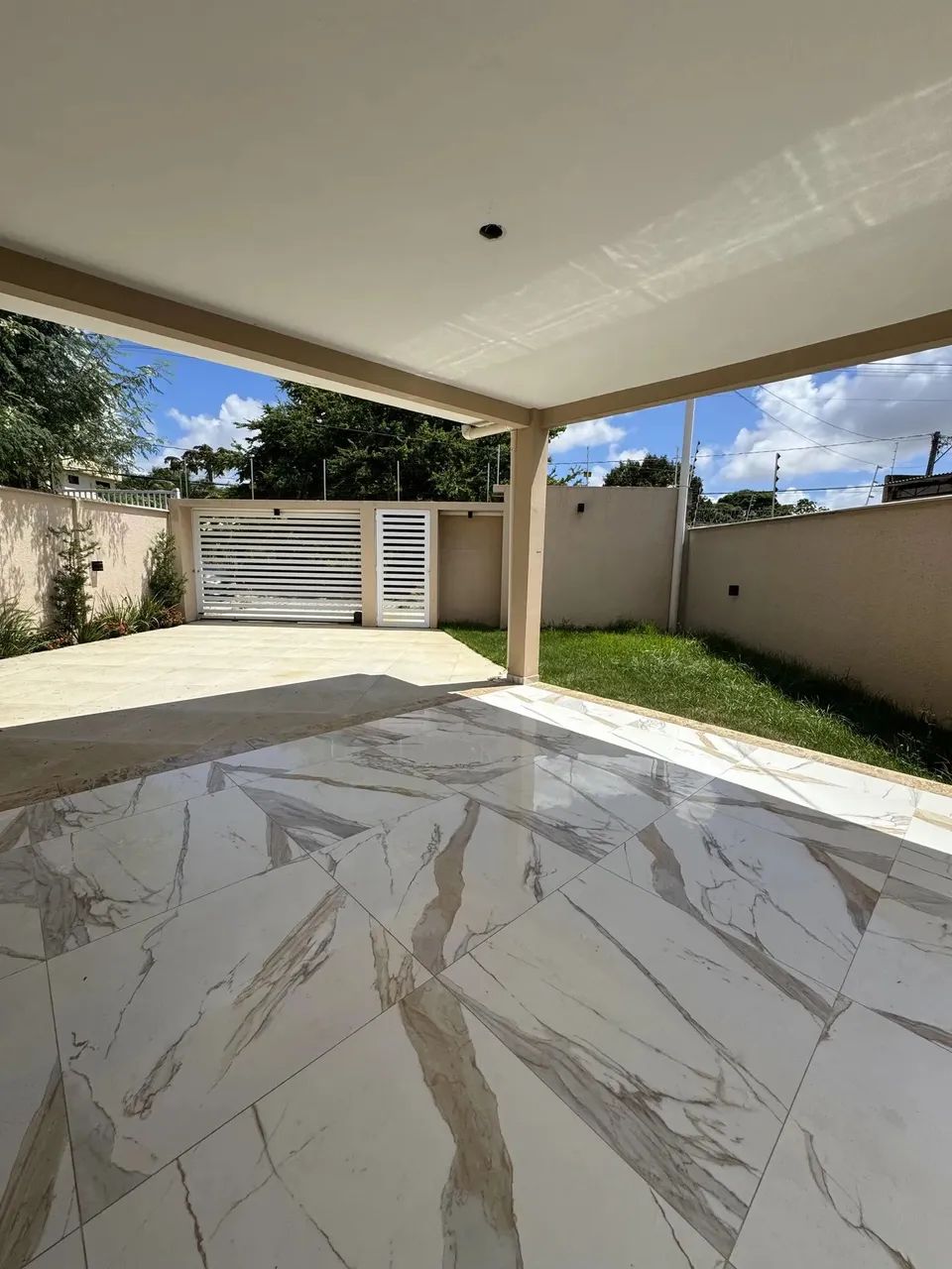 Casa 3 suítes em Capim Macio - Com energia solar e enorme quintal