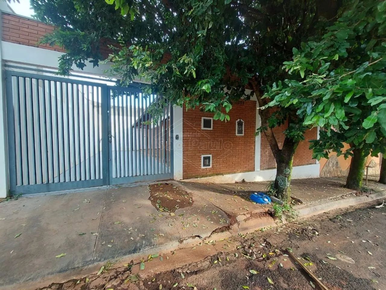 Venda de Casas / Padrão na cidade de Araraquara