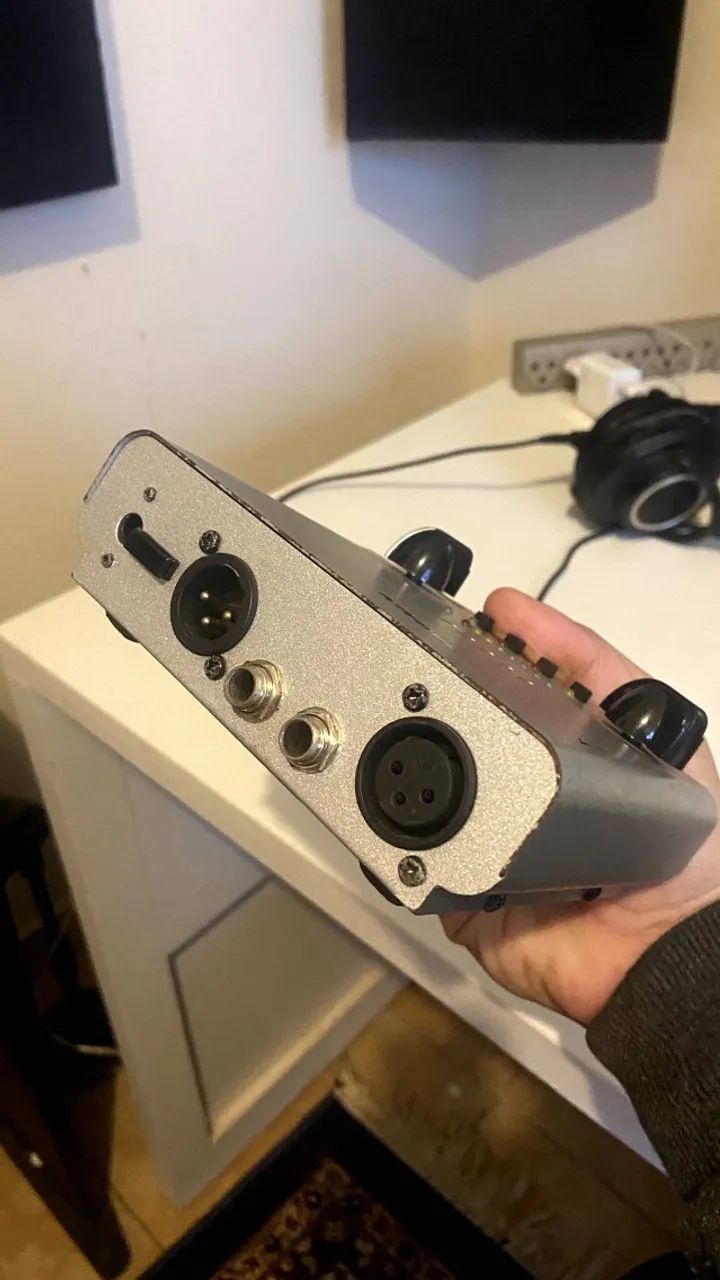 Behringer MIC100 Tube Ultragain - Pré-amplificador de áudio - Foto 2
