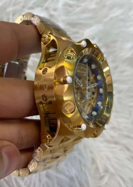 Invicta Venom Hibrid banhado a ouro 18k 