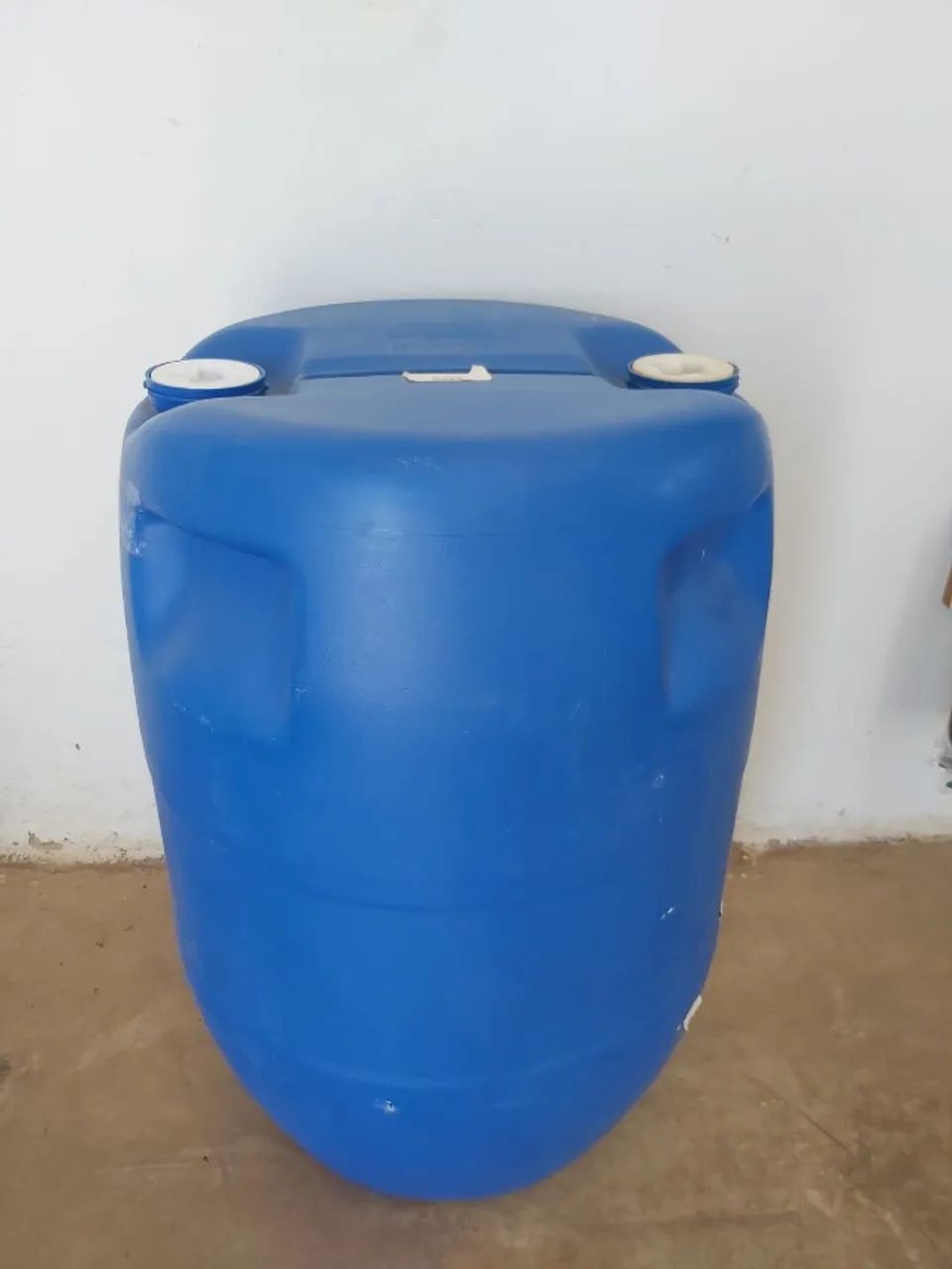 BOMBONA DUAS TAMPINHAS 100L em Luziânia-GO