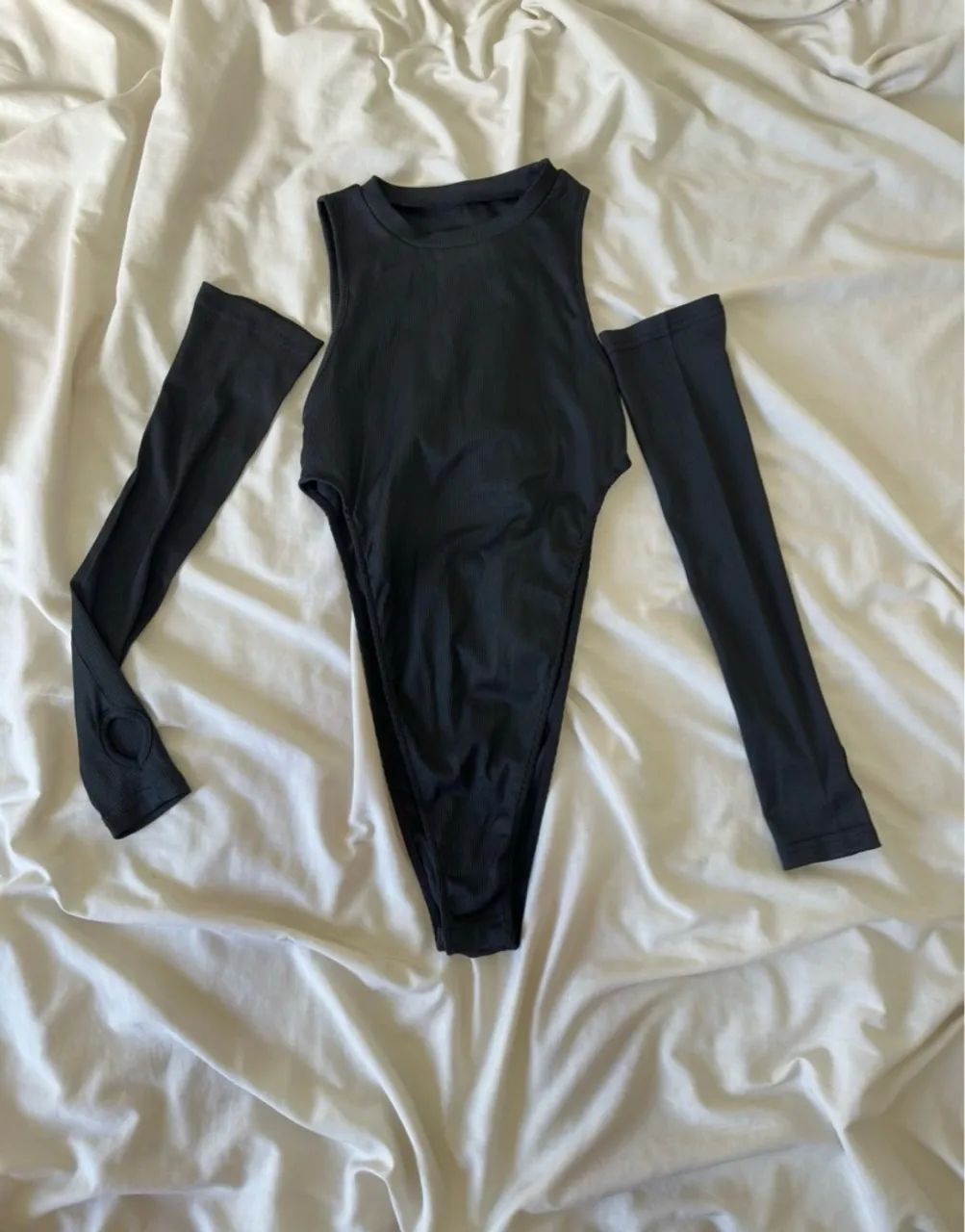 Body cavado com manga preto  - Foto 2