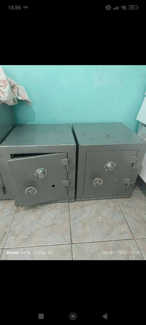 Cofres de aço ( tem que mecher na fechadura)